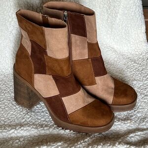 NWOT Universal Thread platform checkered boots size 10